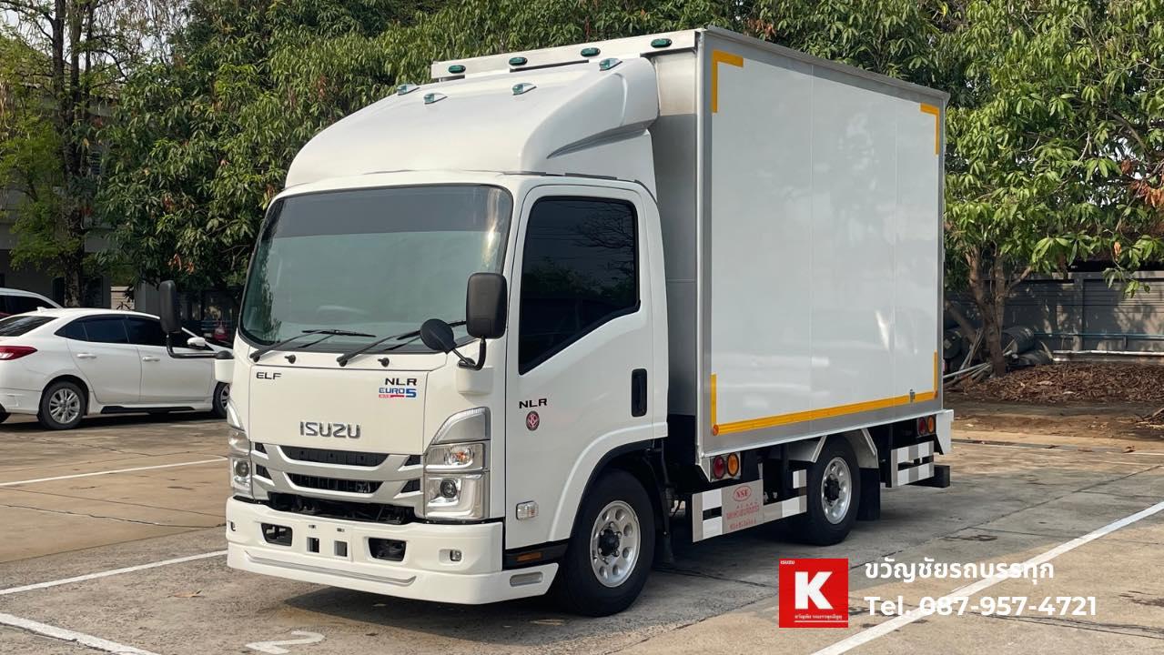 รถบรรทุกแบบตู้บรรทุก